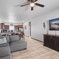 Modern 2BR 2BA Home   King Bed   Smart TV C