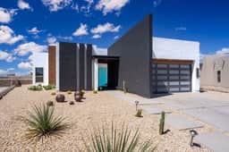 Midcentury Modern Oasis 4 Bed 3.5 Bath - Image 2