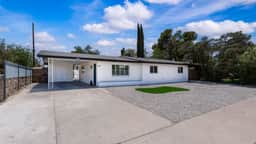 Stylish 3BR • 2 Living Areas • 10 Min to Airport - Image 4