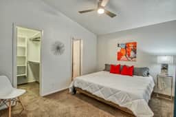 Sleek Modern 4BR Near Fort Bliss - Image 4