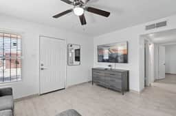 Sleek 2-Bed 1-Bath Home Near Fort Bliss - Image 4