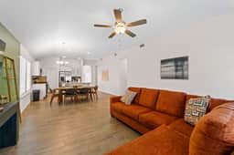 Modern 4BR 2BA Retreat Spacious Layout King Suite - Image 4