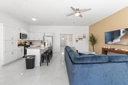 Desert Modern 3BR 2BA Home King Bed Smart TVs - Image 5