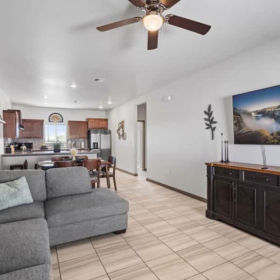 Modern 2BR 2BA Home   King Bed   Smart TV C - Image 1