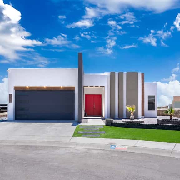 Miami Style Pool House 4 Bed 3.5 Bath - Image 1