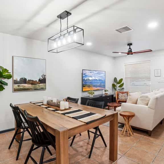 Modern Farmhouse 3BR Near Fort Bliss - Image 1