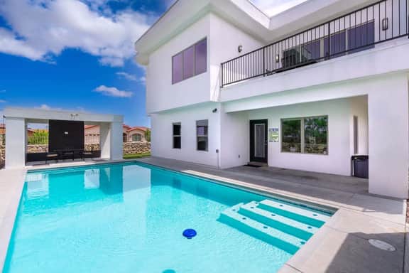 Mountain View Pool House - Image 4