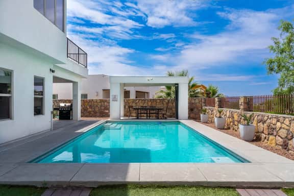 Mountain View Pool House - Image 3