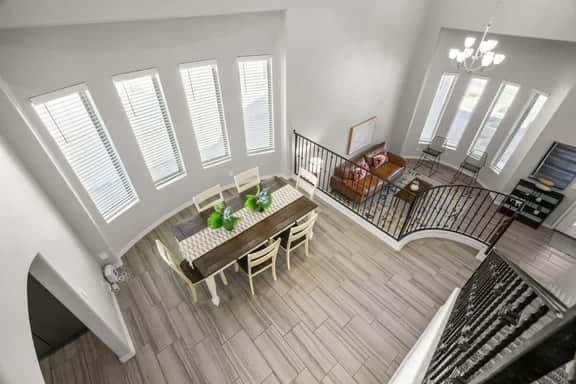 Massive Backyard! Tri Level Home 4 Bed 3.5 Bath - Image 5