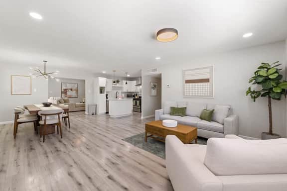 Stylish 3BR • 2 Living Areas • 10 Min to Airport - Image 2