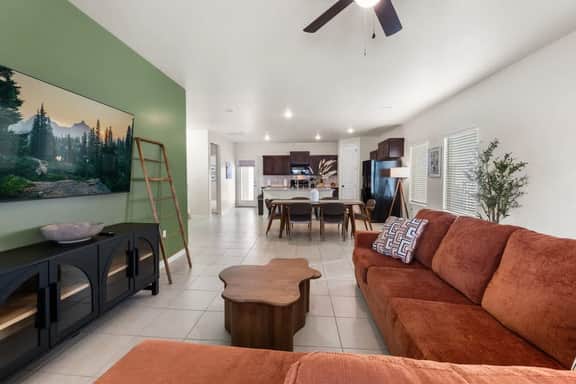 Stylish 4BR Escape  Open Layout  Smart TVs A - Image 2