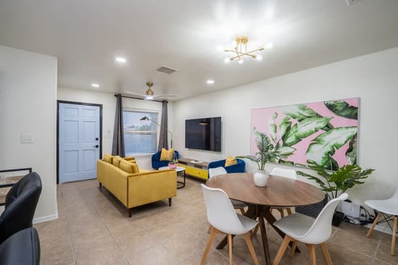 Art Deco 3 BR Near Fort Bliss - Image 1