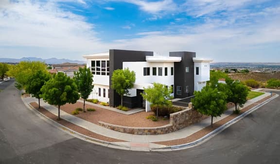 Mountain View Pool House - Image 1