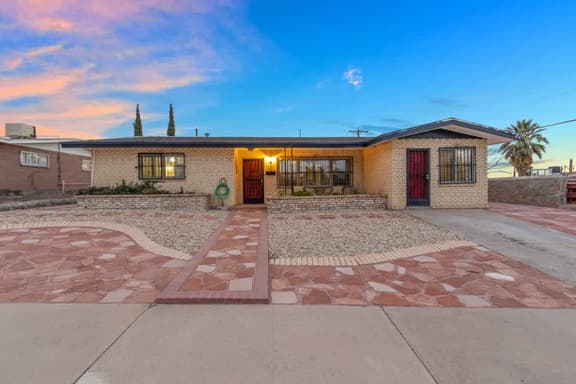 Southwestern Modern 4 Bedroom - Image 1