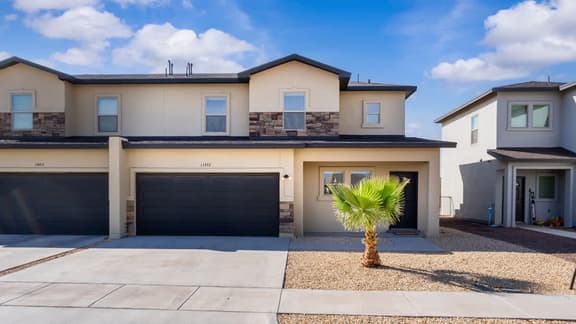 Stylish 4BR Escape • Open Layout • Smart TVs B - Image 1