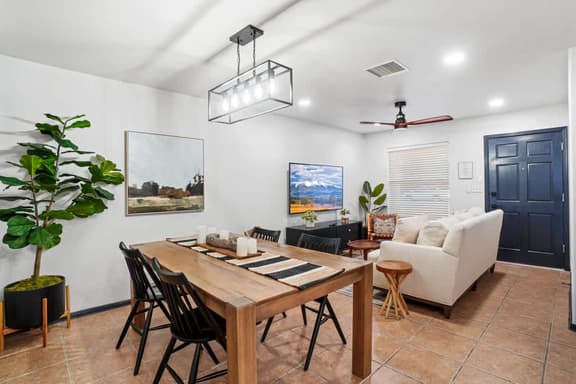 Modern Farmhouse 3BR Near Fort Bliss - Image 1