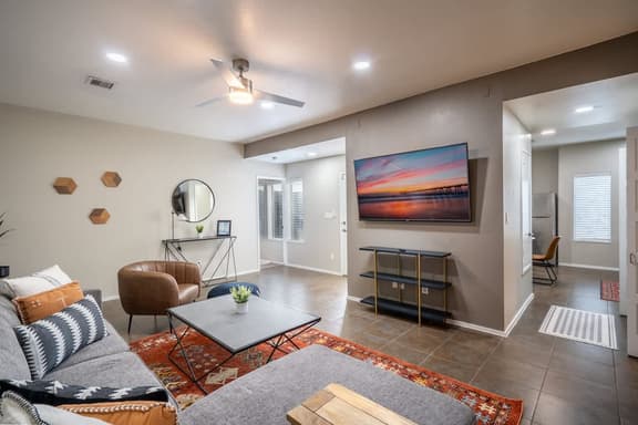 Chic 4BR Near Fort Bliss - Image 1
